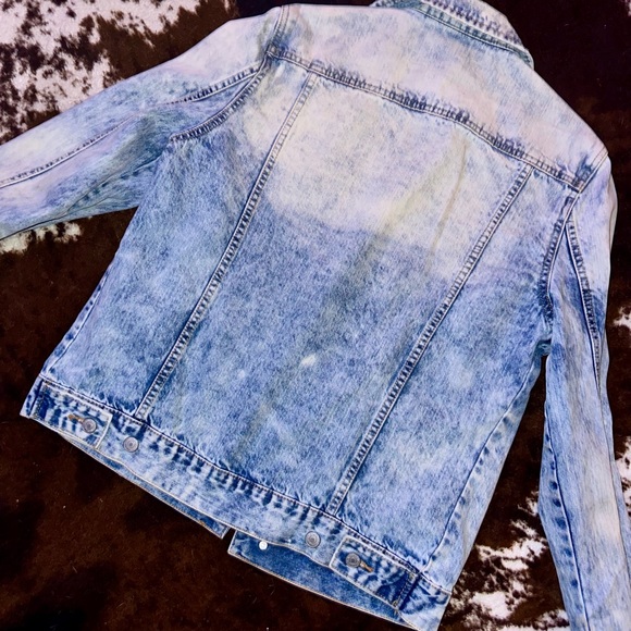 Vintage Acid Wash Denim Jacket - Picture 5 of 5